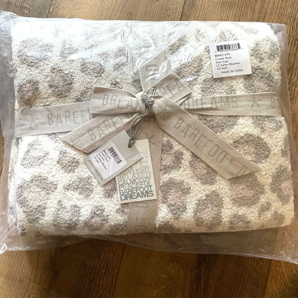 Barefoot Dreams 45x60 safari blanket